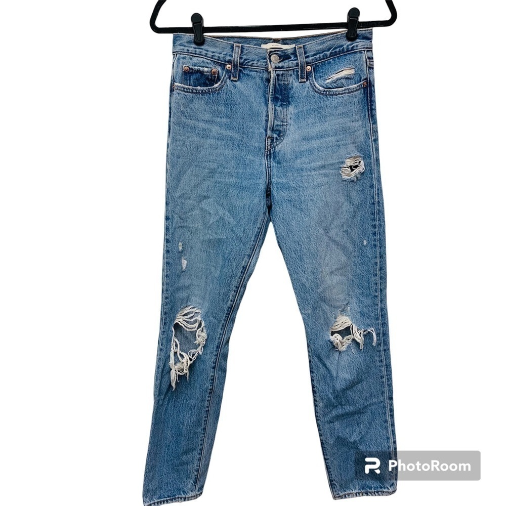Levi’s Distressed Wedgie Jeans